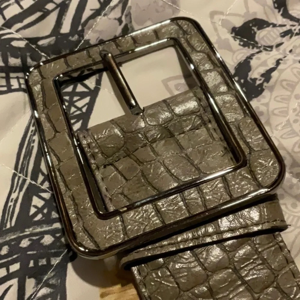 THE Limited Synthetic Leather Croc Embossed Belt